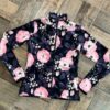 Campera deportiva con estampa floral