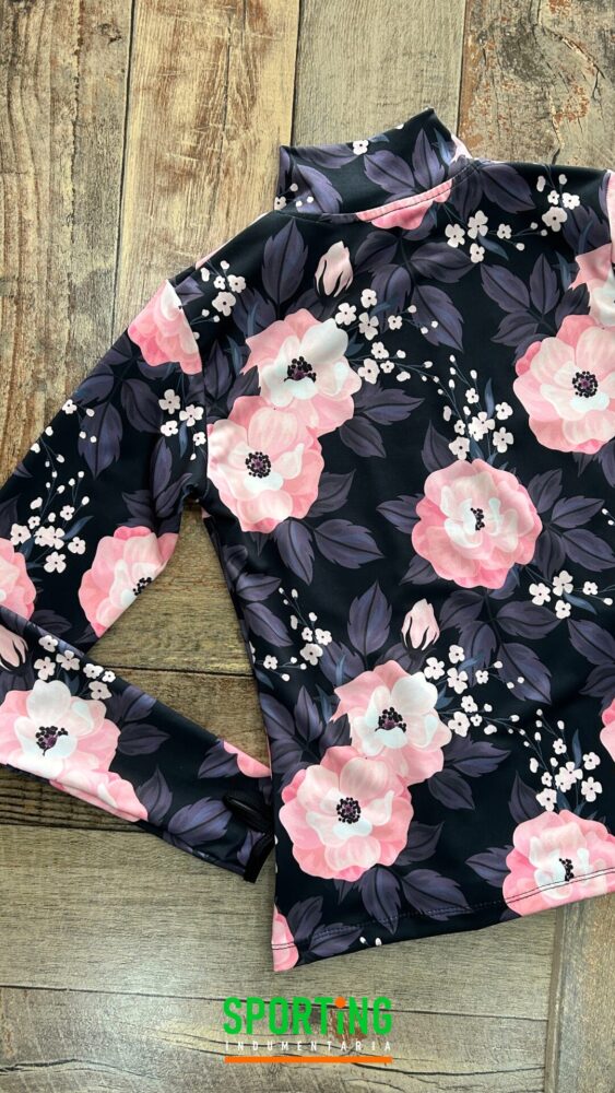 Campera deportiva con estampa floral
