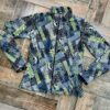 Campera deportiva estampada con cierre frontal