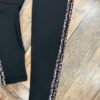 Calza deportiva con franjas animal print