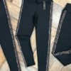 Calza deportiva con franjas animal print