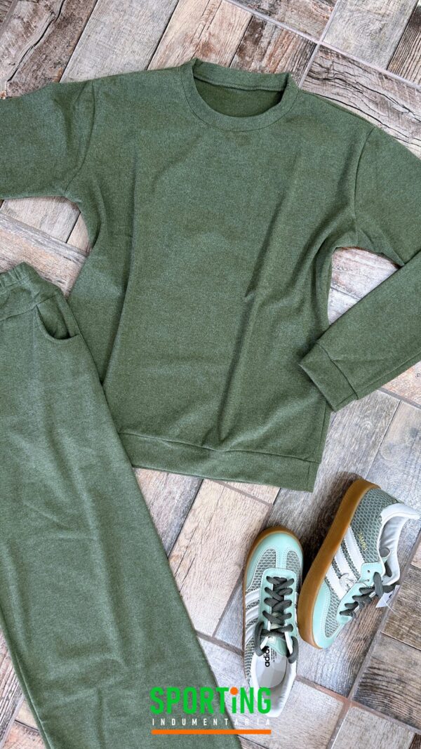 Conjunto Abrigado Hollywood